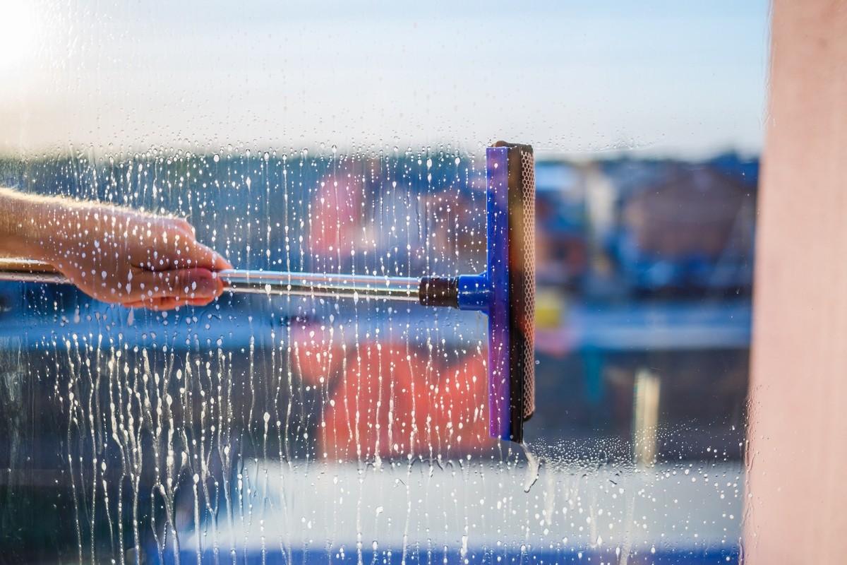 window-cleaning-brush-large-window-multi-storey-building.jpg